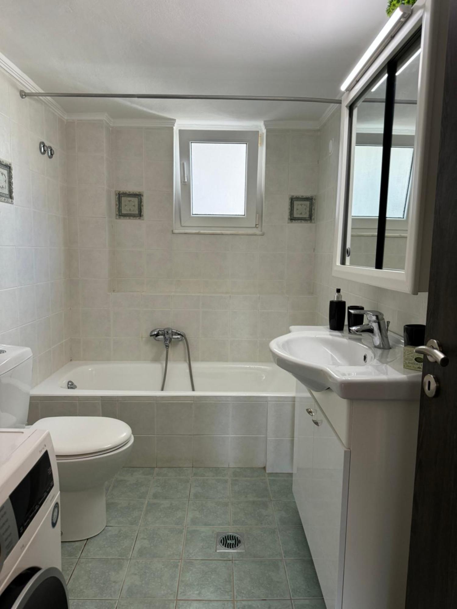 Navaro Apartments Patras Luaran gambar